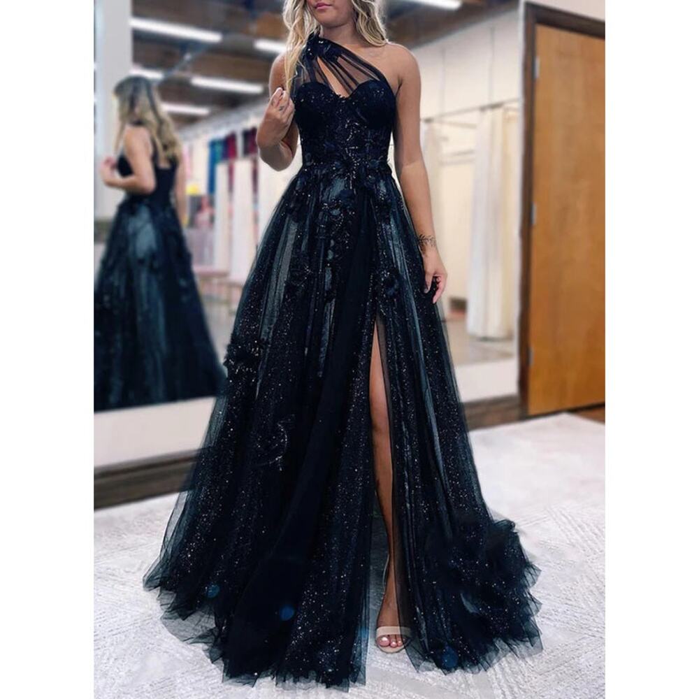 A-Line Sweetheart Sweep Train Tulle Prom Dress With Appliques Lace